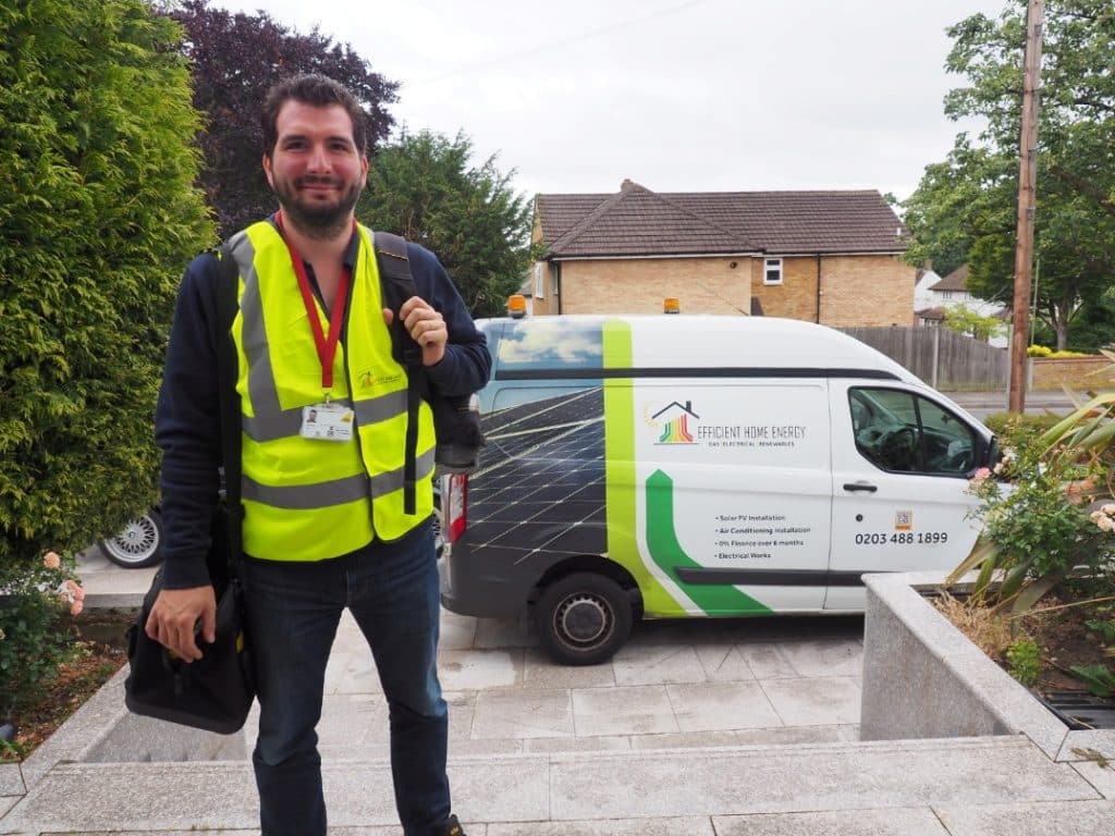 An image of the engineer arriving at the property for the service